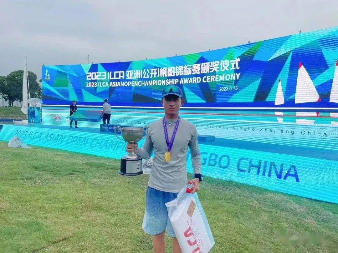 立陶宛男子帆船选手勇夺金牌 立陶宛男子帆船选手勇夺金牌