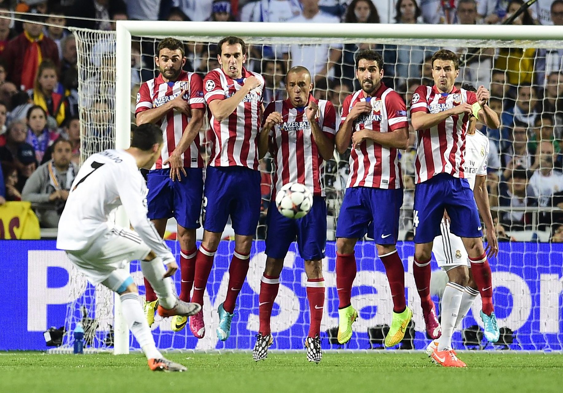 关于莱斯特城客场逆袭,连续客场胜利让球队士气高涨的信息 关于莱斯特城客场逆袭,连续客场胜利让球队士气高涨的信息