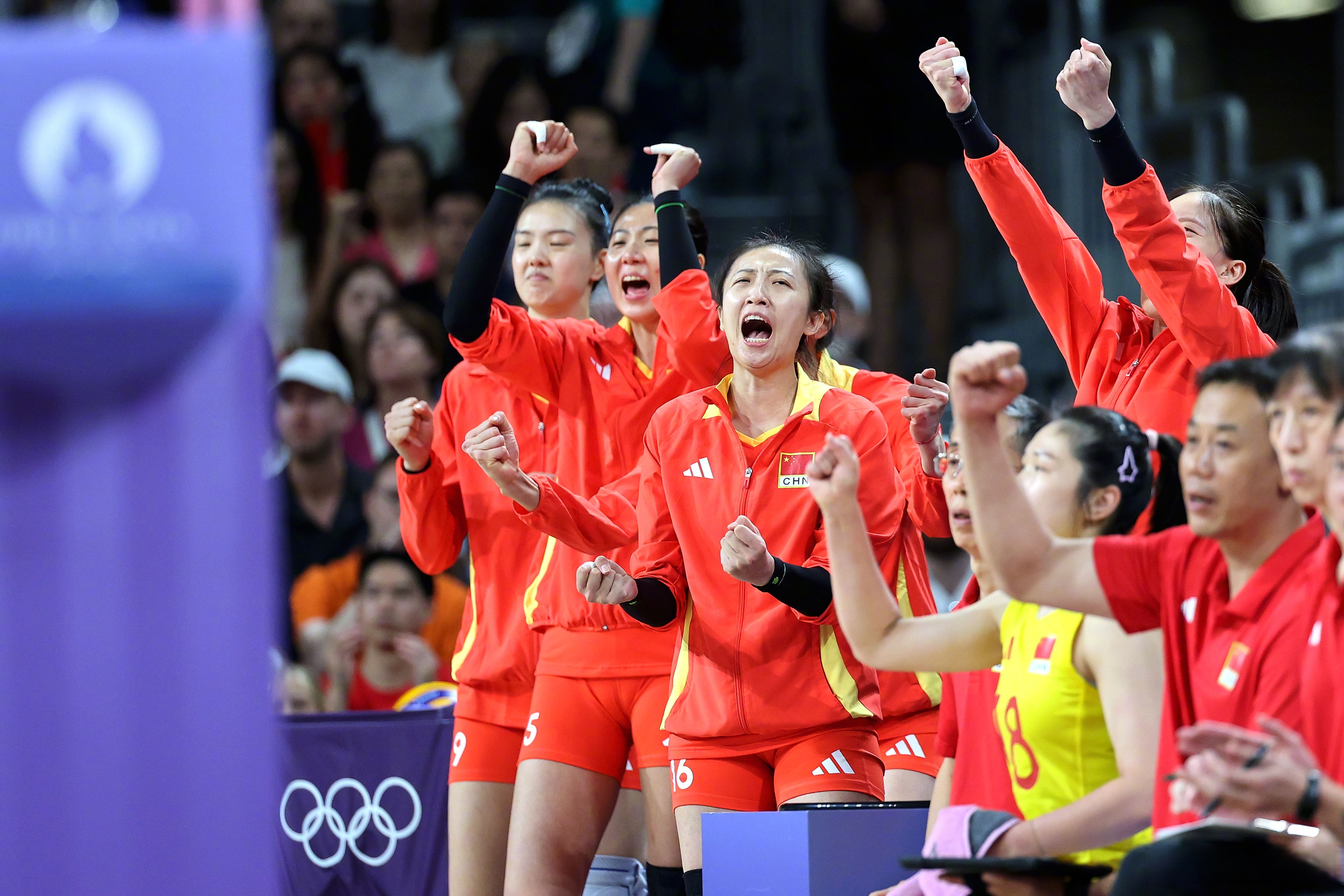 火力全开!女子队夺得团体比赛第一名的简单介绍 火力全开!女子队夺得团体比赛第一名的简单介绍