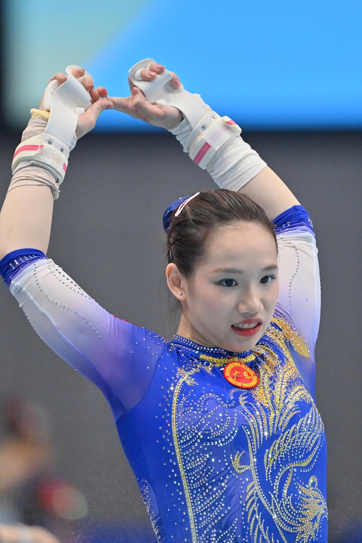 体操赛场上,中国选手惊艳全场摘金 体操赛场上,中国选手惊艳全场摘金