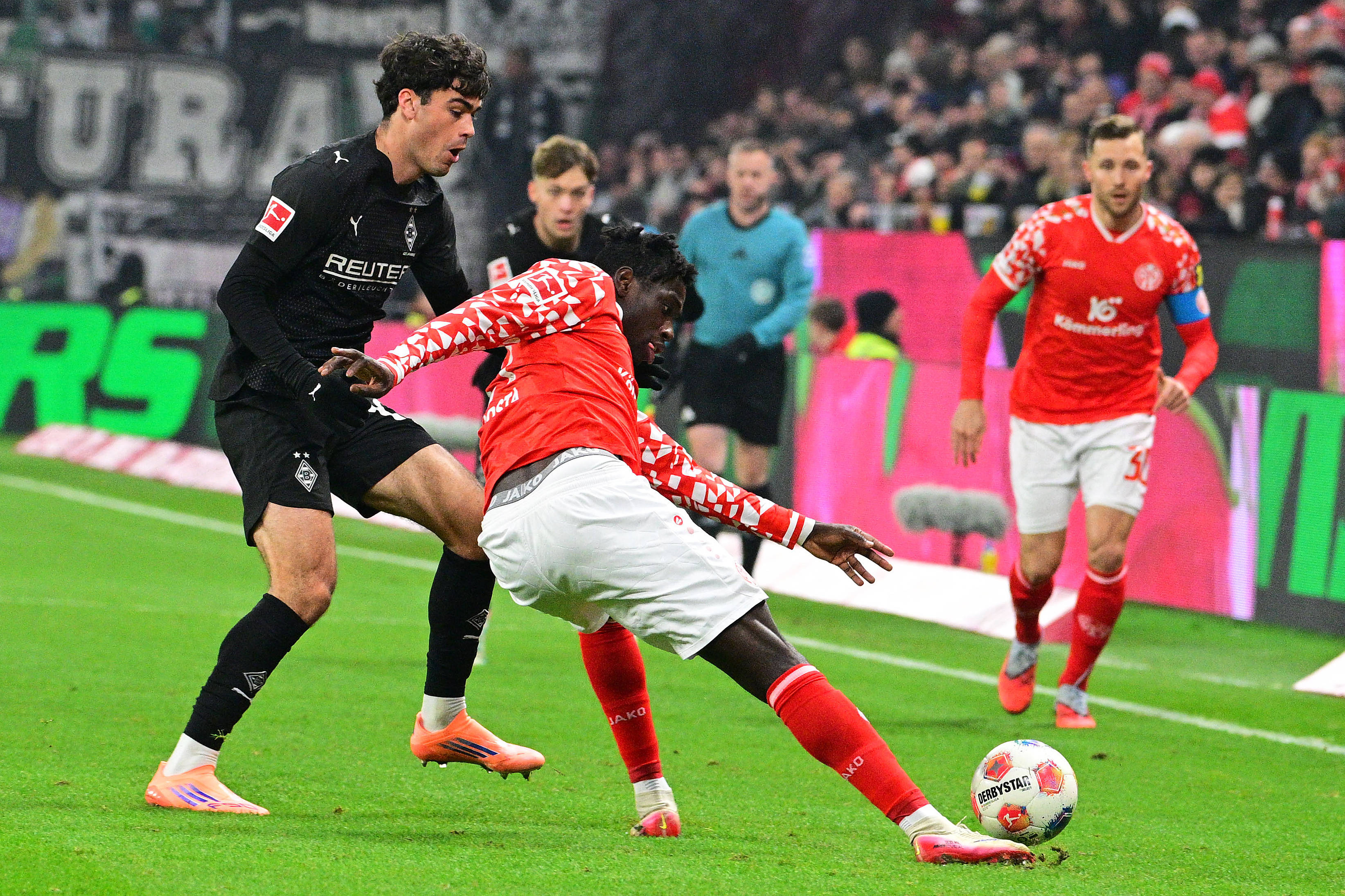 开运体育地址-门兴格拉德巴赫取得惊喜胜利，提升德甲排名的简单介绍